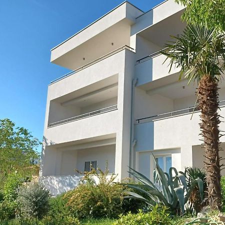 Apartments Daria Krk Town Exterior photo
